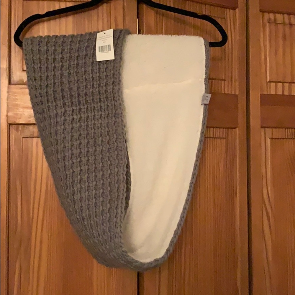 Loop scarf - Picture 2 of 4